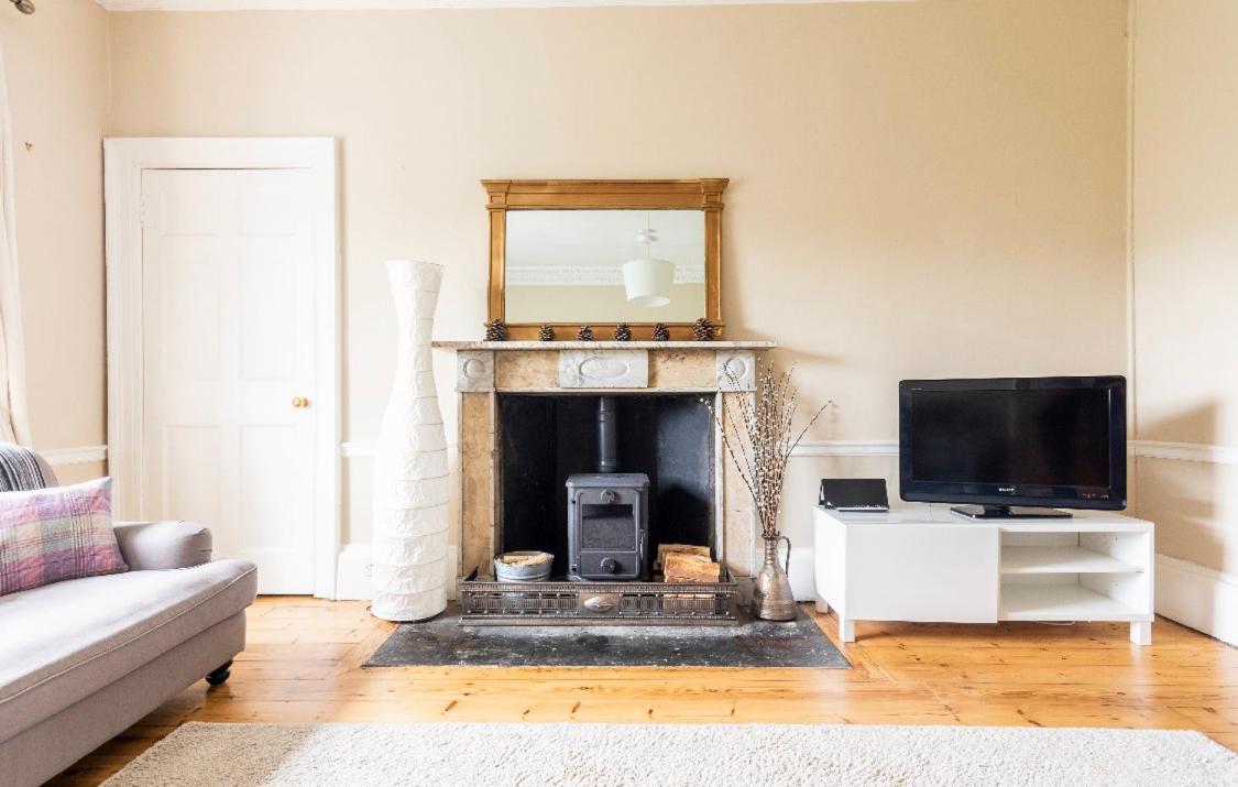 New Town Apartment With Castle View Edimburgo Exterior foto
