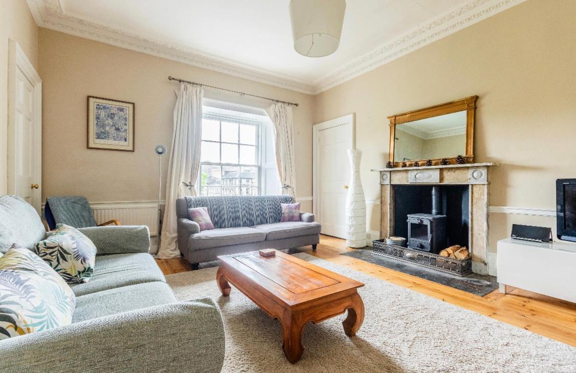 New Town Apartment With Castle View Edimburgo Exterior foto