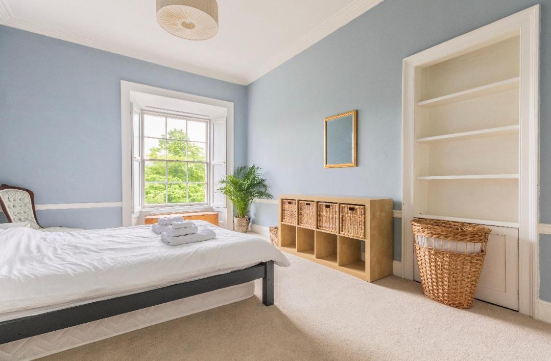 New Town Apartment With Castle View Edimburgo Exterior foto