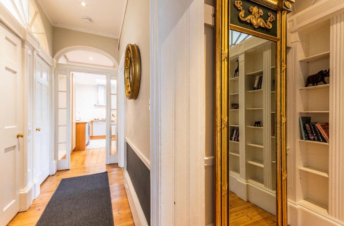 New Town Apartment With Castle View Edimburgo Exterior foto