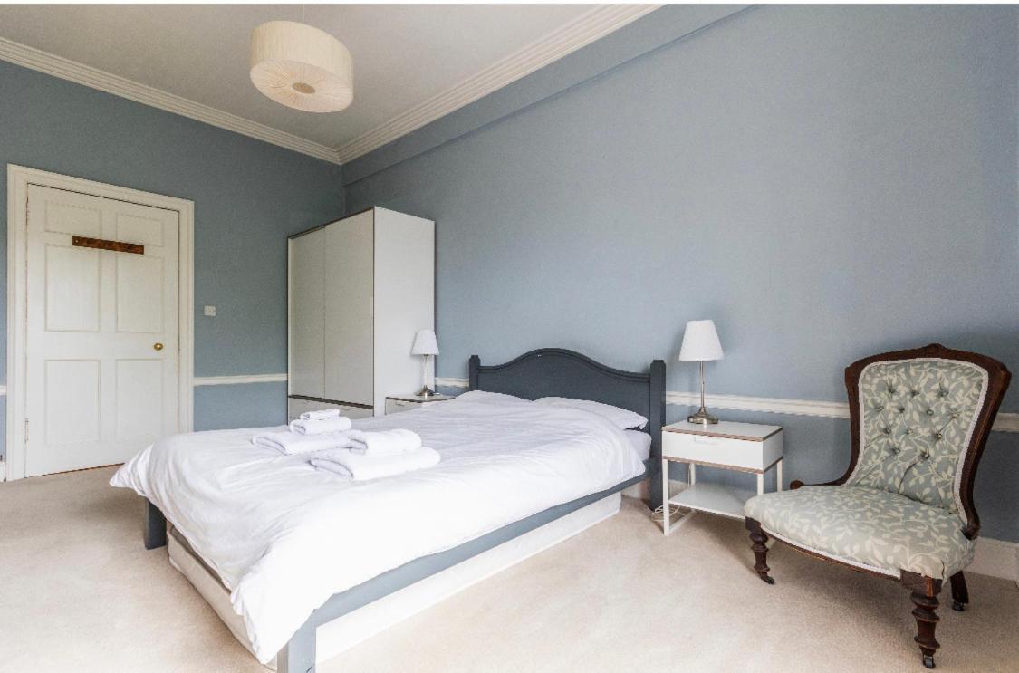 New Town Apartment With Castle View Edimburgo Exterior foto